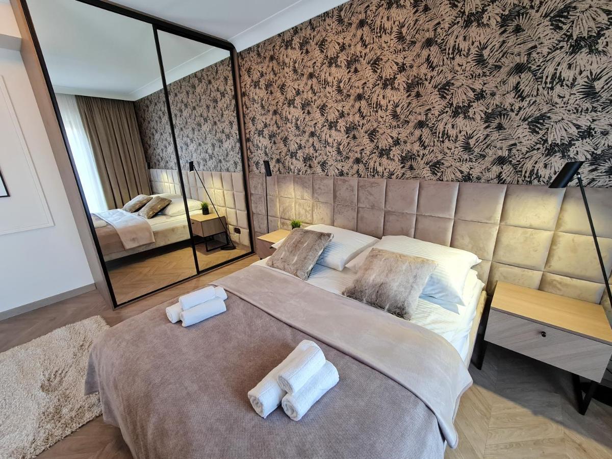 Apartamenty Hallera 4 亚罗钦 外观 照片