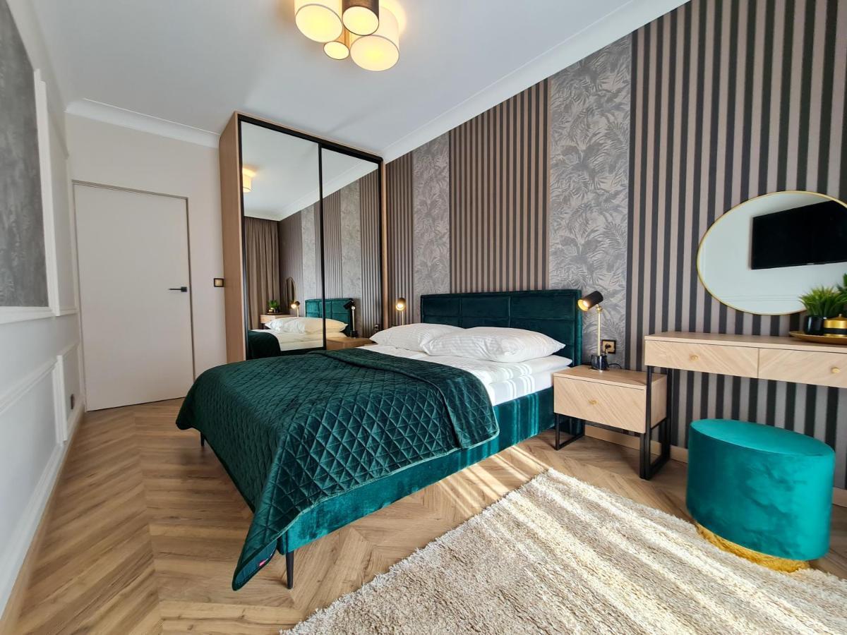 Apartamenty Hallera 4 亚罗钦 外观 照片